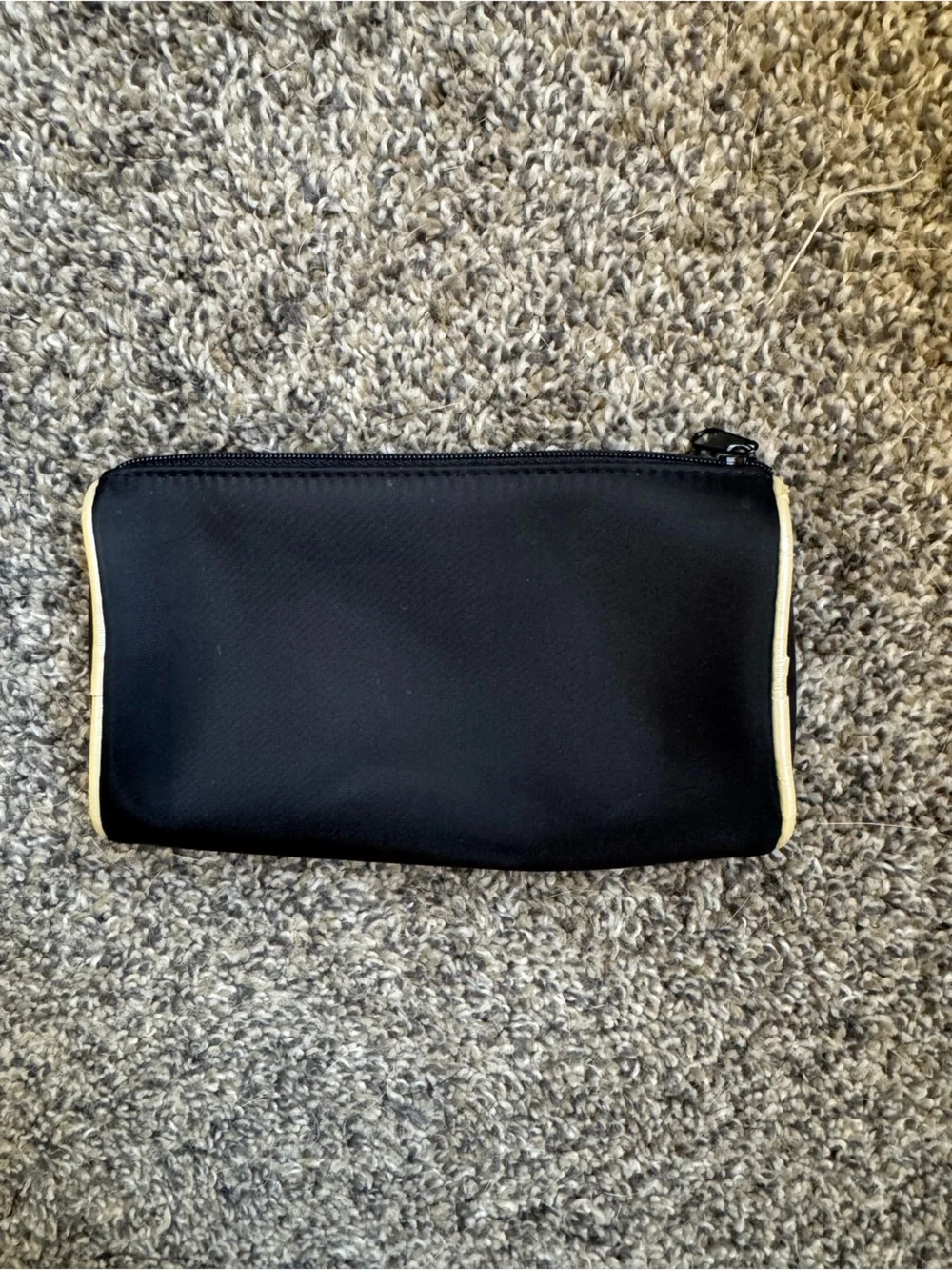 Chanel Beauté Cosmetic Zip Bag